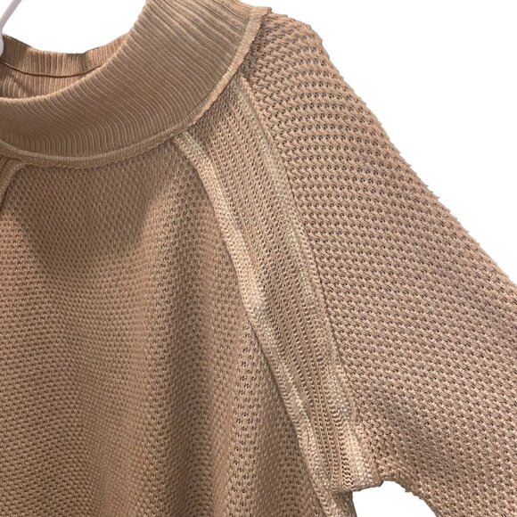 Free People We The Free She’s a Keeper Sweater Tan Pullover Size Medium - Picture 7 of 15